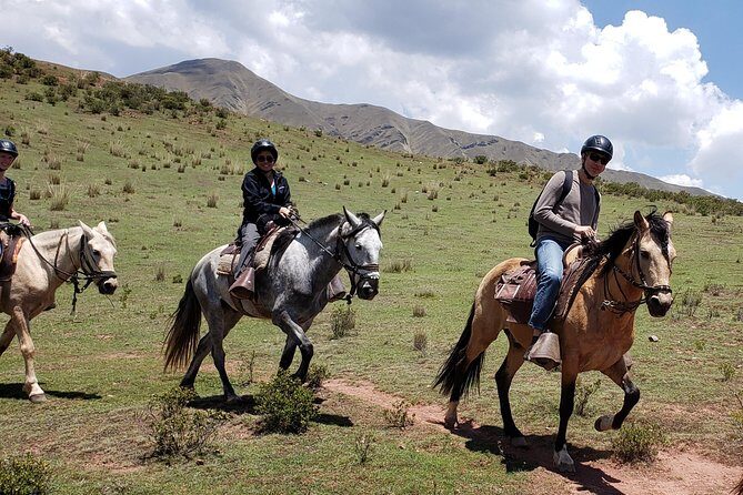 Horseback Riding Plus Tour to Sacsayhuaman, Quenqo, Puka Pucara and Tambomachay - Stop 1: Sacsayhuaman and the shock of scale