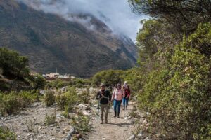 Humantay Lake Tour From Cusco - Group Tour - Humantay Lake time: turquoise payoff plus ridge-view advice