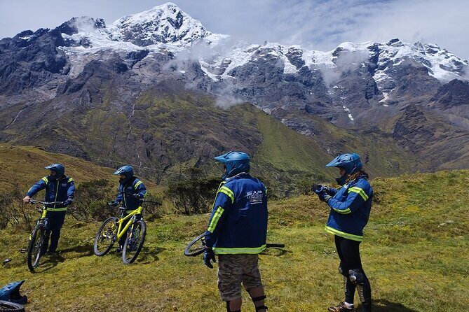 Inca Jungle Trek to Machu Picchu in 4-Days - Day 1: Urubamba downhill biking and the fast climate shift