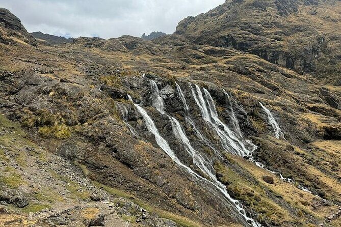 Lares Trek to Machu Picchu 4 Days - Day 1: Cusco to Cancha Cancha with mules, lunch breaks, and star stories