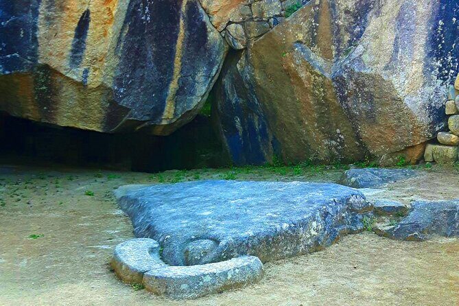 Machu Picchu 1 Day Tour from Cusco by Train - Aguas Calientes: Your 30-Minute Bus Run to the Gates