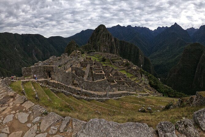 Machu Picchu Day Trip from Cusco – Full-Day Tour - Return by 4:12 p.m.: staying calm at the train station