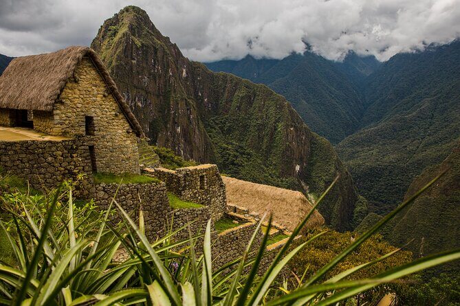 Machu Picchu Full-Day Private Tour by Train from Cusco - Getting to Aguas Calientes: The Part That Sets Your Mood