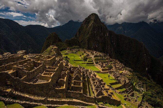 Machu Picchu Full-Day Private Tour by Train from Cusco - The Machu Picchu Visit: Two Hours with a Real English Guide