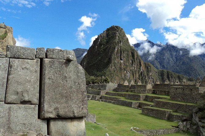Machu Picchu Full Day Tour from Cusco with Train & Entrance - The train to Aguas Calientes: scenic and scheduled