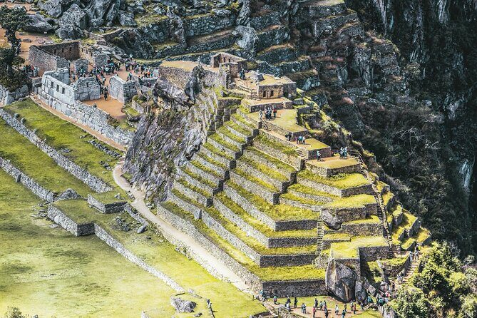 Machu Picchu Full Day Tour from Cusco with Train & Entrance - Aguas Calientes first stop: breakfast window and reality check