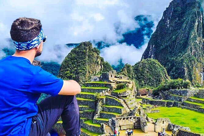 Machu Picchu in 1 Day from Cusco - From Aguas Calientes to the Gate: Bus Up and First Views
