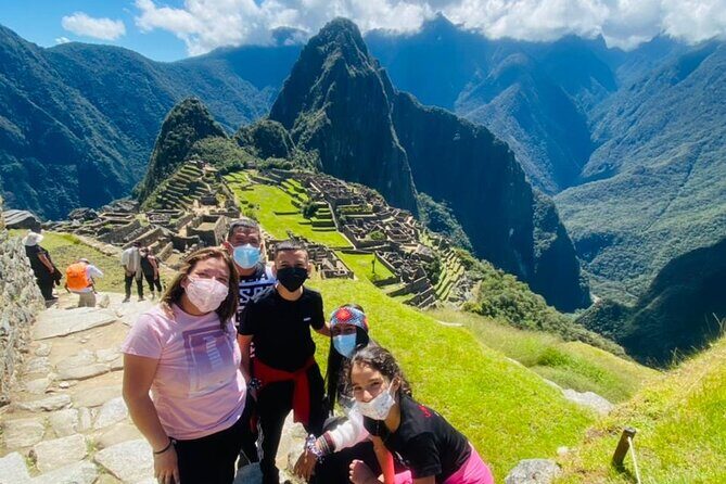 Machu picchu one day by train all included - Circuit 2 and the 2-Hour Guided Visit