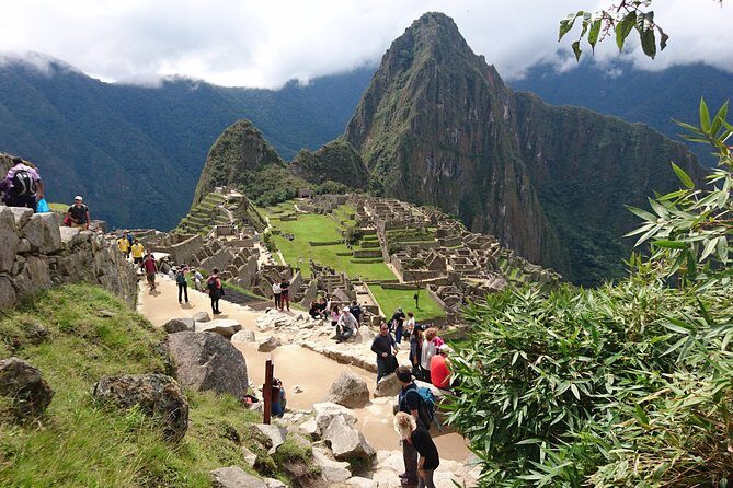 Machu Picchu Premium Full Day tour - Bus to the sanctuary: when Machu Picchu stops being an idea