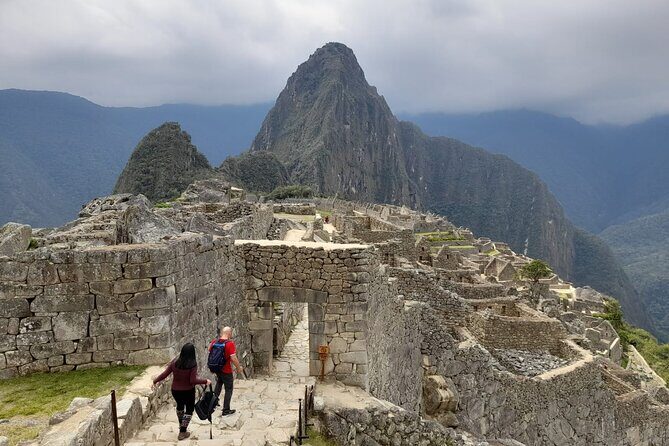 Machu Picchu Private Archaeological and Historical Guided Tour - Circuit Coverage: Temples, Terraces, and Royal Spaces