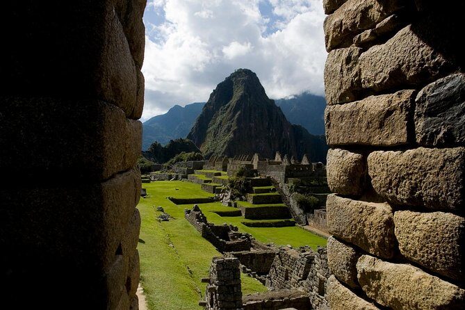 Machu Picchu Private Guided Tour from Aguas Calientes - Vantage Points for the Sun Gate and Temple of the Sun