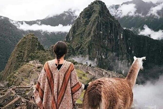 Machu Picchu Tour By Train (2 Days) - Day 2: Early buses, a 2-hour guided Machu Picchu citadel tour