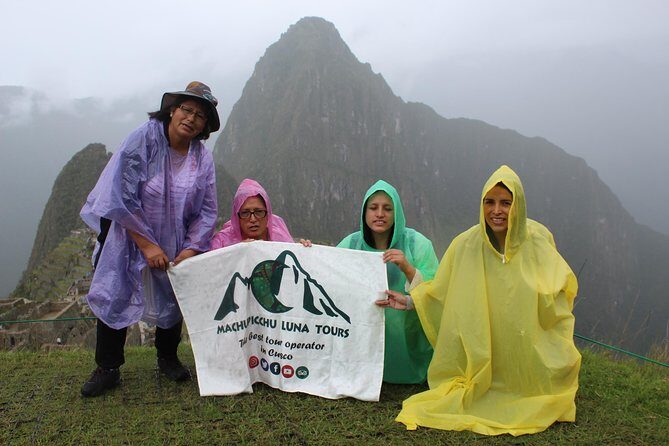 Machupicchu full day private tour - The train ride along the Urubamba River: more than just transport