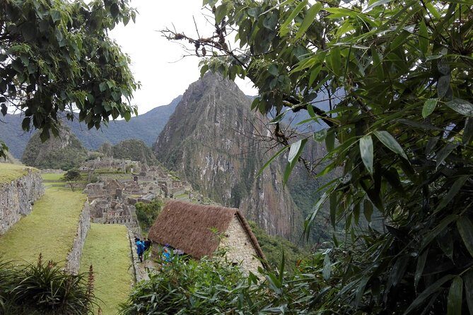 Machupicchu Guide Service - From Train Station to the Bus Up to Machu Picchu