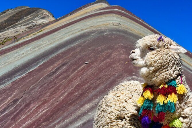 Mountain Hike Colors full day - with guide - The point of this full-day Colors hike from Cusco