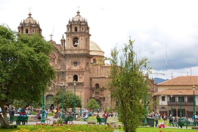 Open Bus Cusco City Tour - The Inca fortress viewpoint: the best photos happen quickly