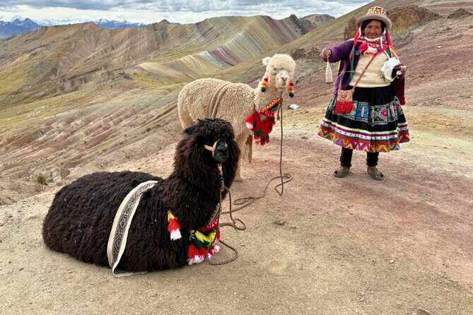 Palccoyo Rainbow Mountain Tour - Scenic Hike & Andean Lunch - Rainbow Mountains at Palccoyo: 1.5 km, Three Peaks, Big Views