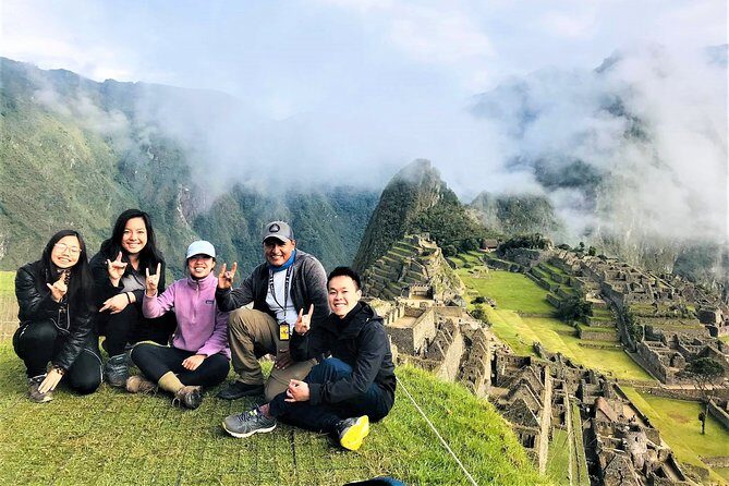 Private Inca Trail to Machu Picchu 1 Day - Chachabamba Checkpoint and First Ruins: Getting On the Real Trail
