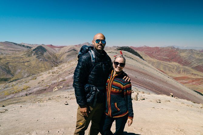 Private Palccoyo Rainbow Hike Without the Crowds - Parking-lot briefing at 7:30: when you can already see the rainbow mountains