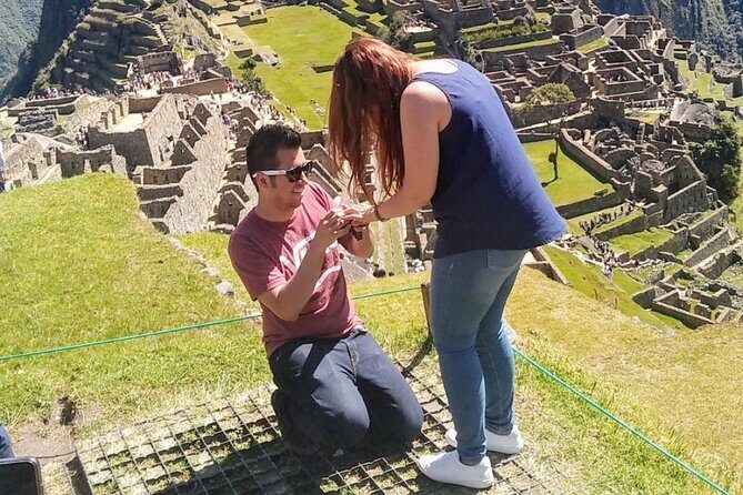 Private Professional Guide in Machu Picchu from Aguas Calientes - Machu Picchu Day Starts in Aguas Calientes