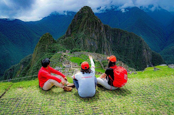 Private Tour Guide for Machupicchu - Your guide and the Machu Picchu visit certificate