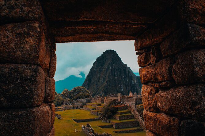 Private Tour to Machu Picchu from Cusco with Lunch - The Train Ride to Aguas Calientes: Part Transport, Part Experience