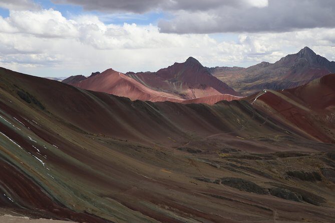 Rainbow Mountain Beat-the-Crowd: Exclusive 8 AM Departure - Price and logistics: where the $89 goes