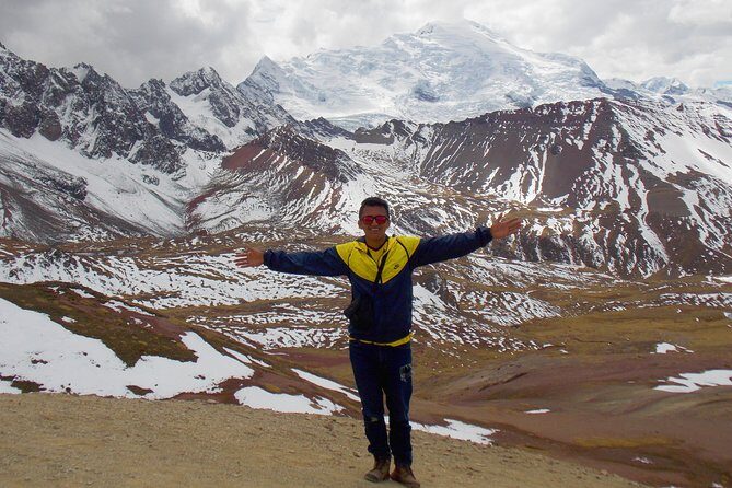 Rainbow Mountain in Cusco Full Day Tour - Starting the Hike at Hanchipata–Quesiuno