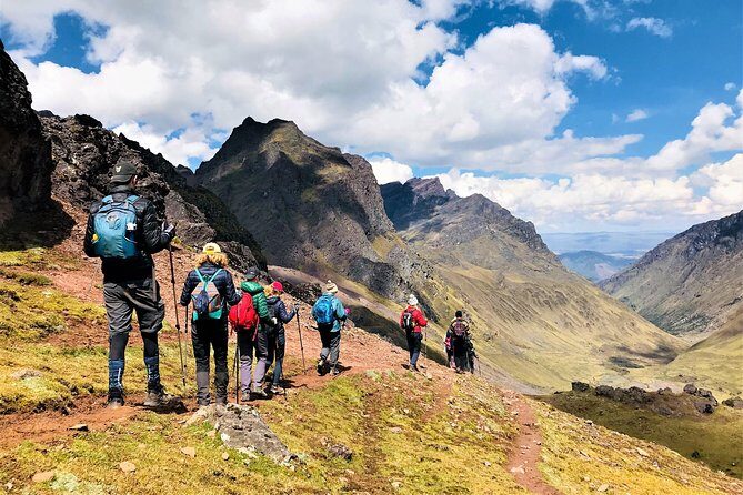 Rainbow Mountain & Red Valley Premium Tour with picnic - Why this Cusco hike run starts at 4:30 am