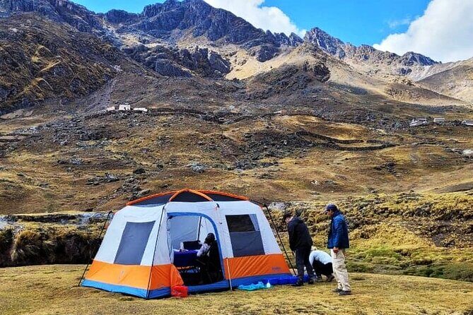 Rainbow Mountain & Red Valley Premium Tour with picnic - What to pack: warm layers are non-negotiable