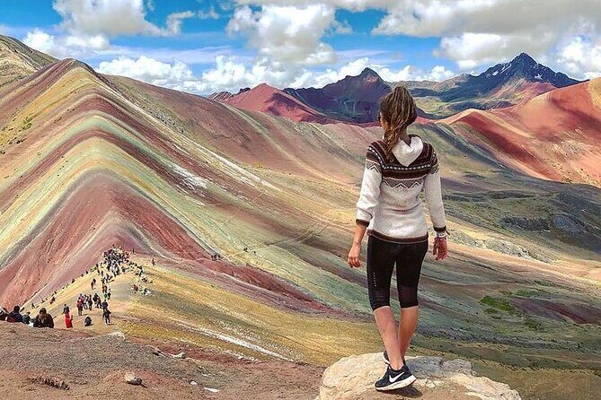 Rainbow Mountain Tour - At the summit: how your guide reads the colors and the sky