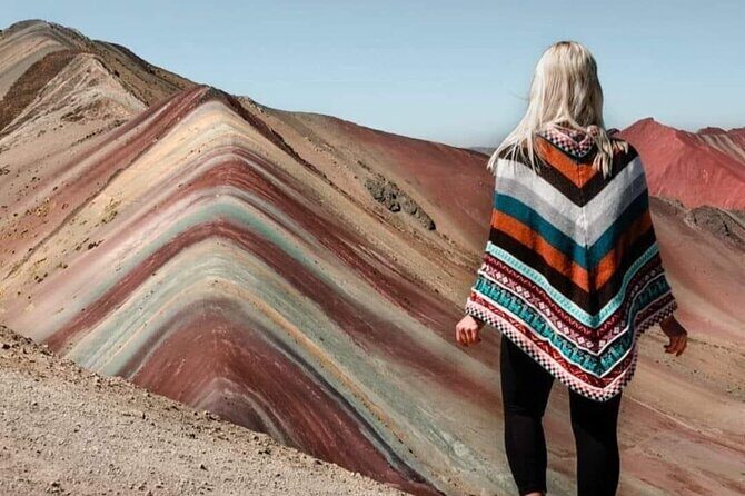 Rainbow Mountain Tour - Ausangate views and the Red Valley Mars-style option