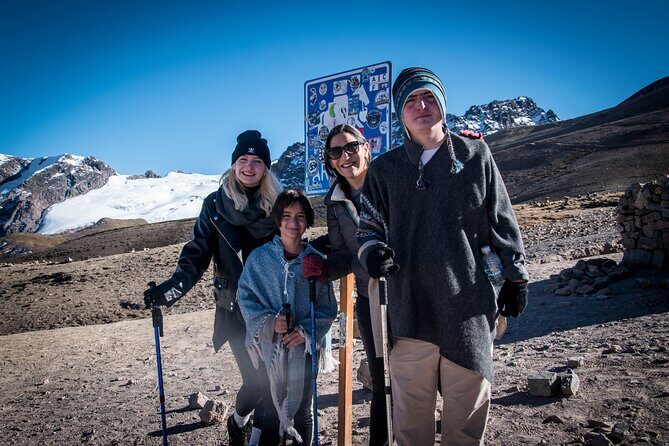 Rainbow Mountain Tour From Cusco - Group Tour - Safety at altitude: oxygen and who should think twice