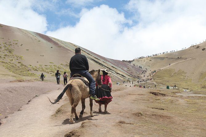 Rainbow Mountain Tour Vinicunca (Full Day) - Breakfast, buffet lunch, and how to eat smart for altitude
