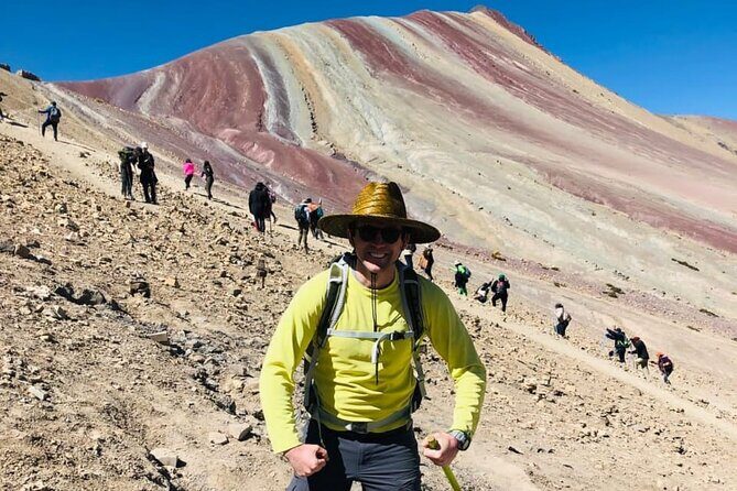 Rainbown mountain cusco 1 Day - Summit time at Vinicunca: photos, weather, and crowd reality