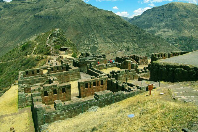 Sacred Valley and Machu Picchu 2-day Tour - Ollantaytambo on foot: the ancient Inca street stretch