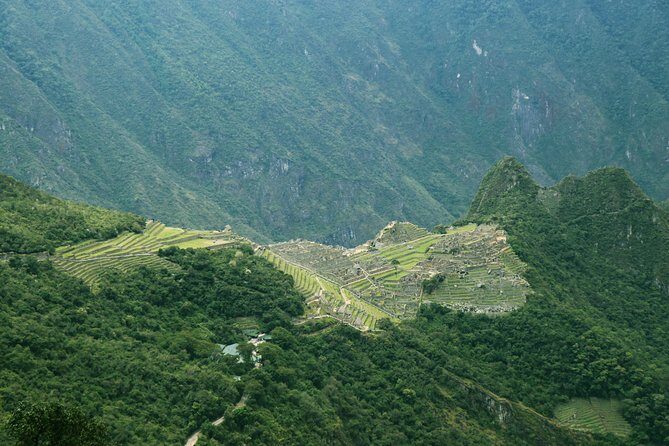 Sacred Valley and Machu Picchu 2-day Tour - First bus, sunrise at Machu Picchu: guided tour then freedom