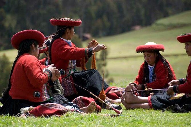 Sacred Valley Full Tour – Pisac, Moray & Andean Traditions - Chinchero: weaving traditions and the Sunday trueque market