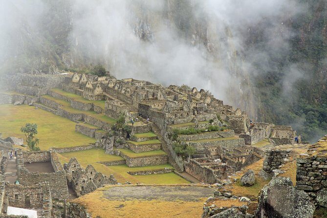 Sacred Valley, Machu Picchu 2-Day Tour with Hotel from Cusco - Day 2: First Buses, the Best Viewpoint, and Your 2-Hour Machu Picchu Tour