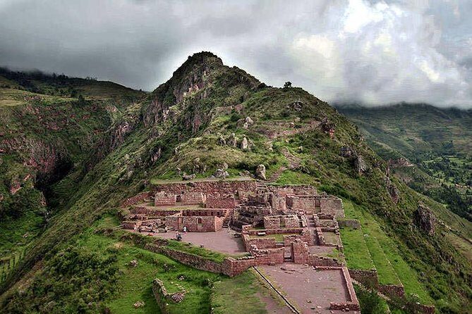 Sacred Valley Private Tour: Chinchero, Ollantaytambo and Pisaq - Stop 2: Ollantaytambo’s Inca Archaeological Park Plus the Village Mood