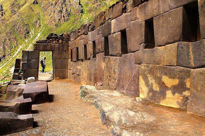 Sacred Valley Private Tour: Chinchero, Ollantaytambo and Pisaq - Private Guide Energy: Viktor and Percy’s Difference-Making Touch