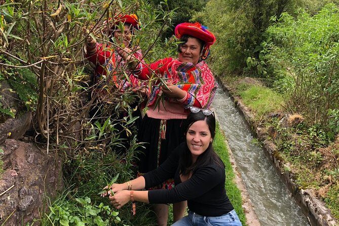 Sacred Valley Textile Workshop – Dyeing & Weaving in Cusco - Lunch, coffee or tea, and learning a bit of Quechua