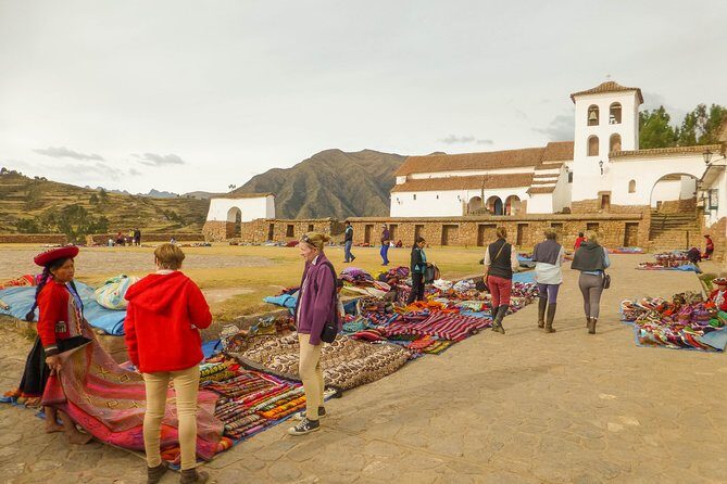 Sacred Valley with Peru Vip : Pisac, Ollantaytambo and Chinchero - Chinchero: niches, church walls, and carved limestone shrines