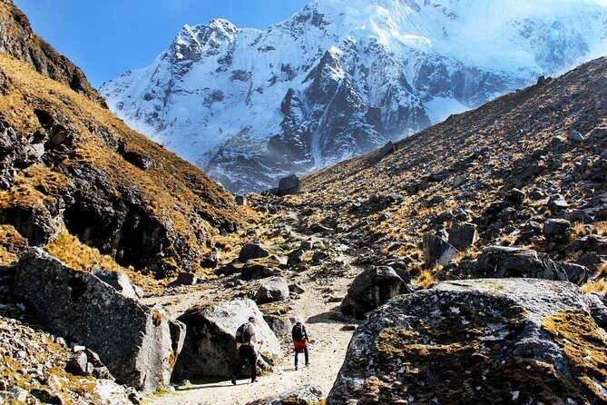 Salkantay Trek to Machu Picchu in 4 days - Guides and the experience quality: what to expect