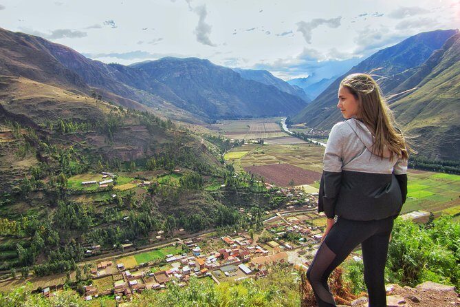 Tour to the Sacred Valley of the Incas 1 day - Pisac (Parque Arqueologico): where mestizo streets sit on Inca bones